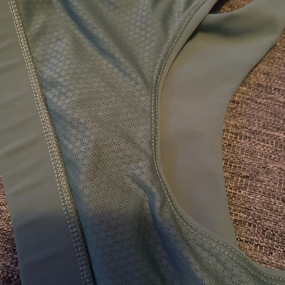 Vuori Women’s Scoop Neck Bralette - Sage Green - Picture 4 of 5